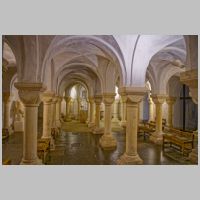 Worcester Cathedral, photo by Tilman2007 on Wikipedia, Crypt.jpg